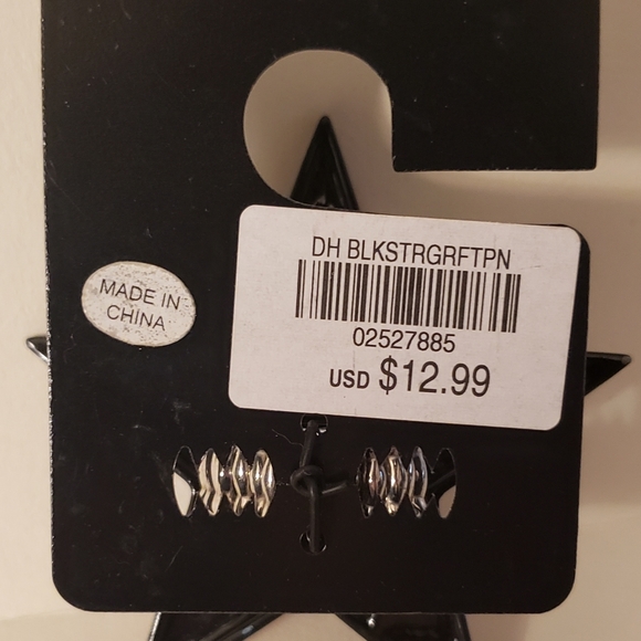 Body Rage Punk Star Stretch Band Ring - Picture 3 of 3